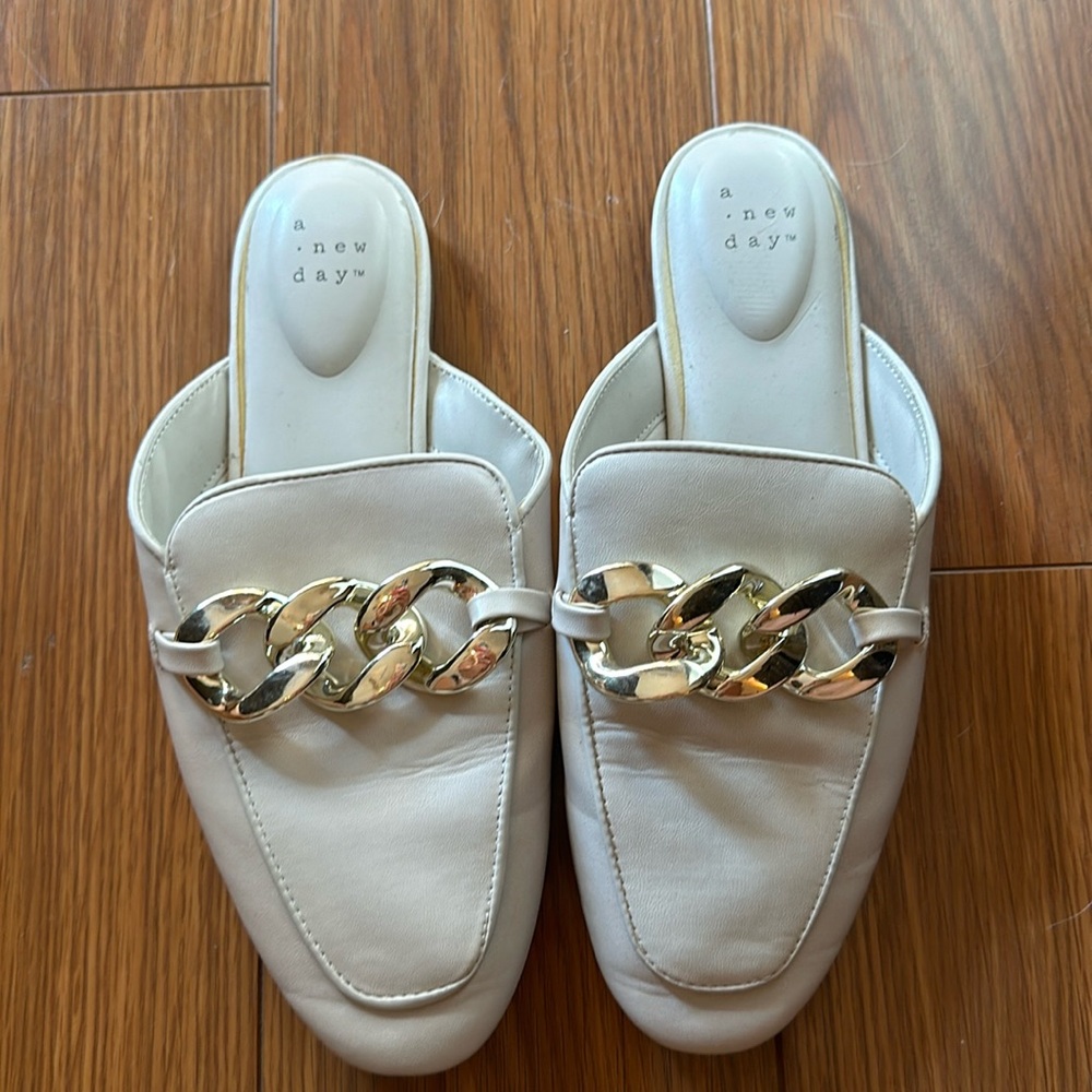Slip-on Mule Flats